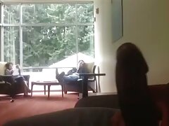 Una giovane studentessa asiatica mamme lesbiche troie ha succhiato l'insegnante.