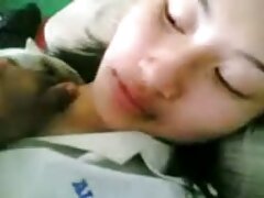 Asiatico ragazza ama cum vecchie mamme porche in lei culo