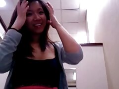 Sexy babe Lenka mamme puttane gratis con un vibratore rosa.